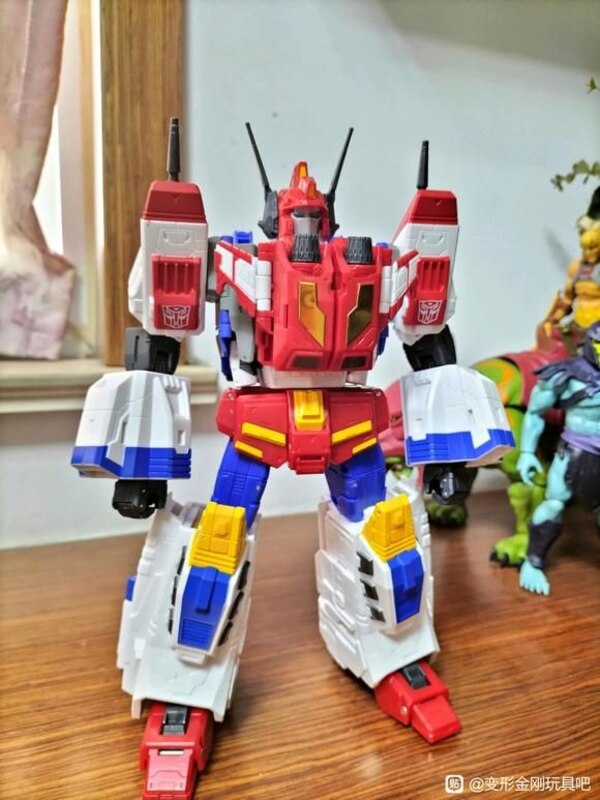 In Hand Image Of HasLab Transformers Victory Saber  (3 of 27)
